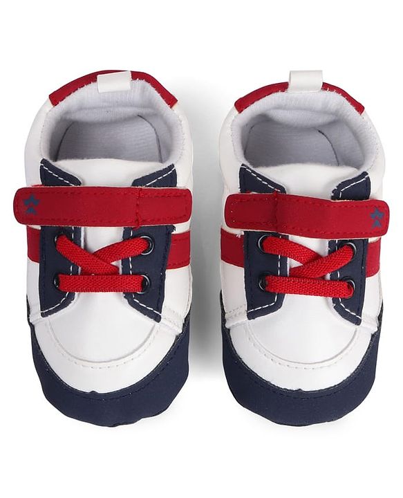 Cute Walk by Babyhug Booties With Velcro Closure & Lace Detailing  & Brand Text Print -Maroon