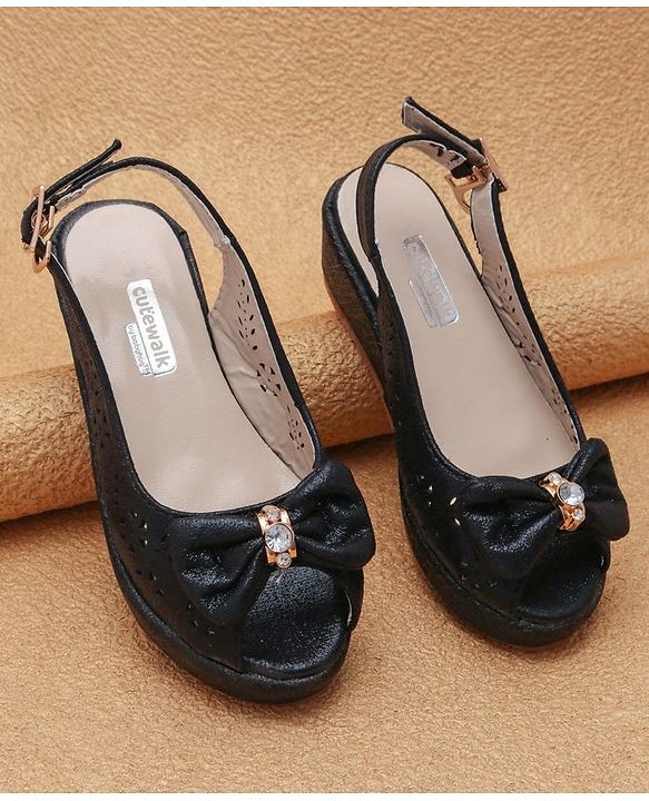 Cute Walk By Babyhug Peep Toes - Black - Size 27 Black