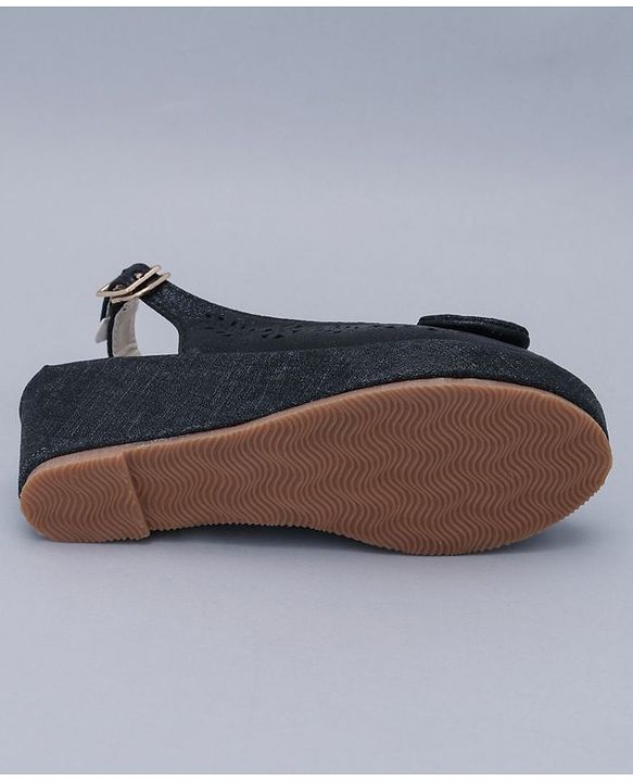 Cute Walk By Babyhug Peep Toes - Black - Size 27 Black