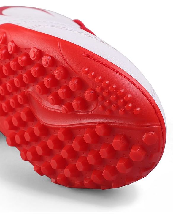 Pine Active Lace Up Football Shoes With Logo Design - White