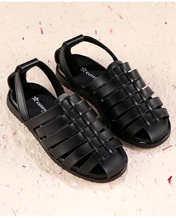Cute Walk by Babyhug Velcro Closure Solid Mojaris - Black
