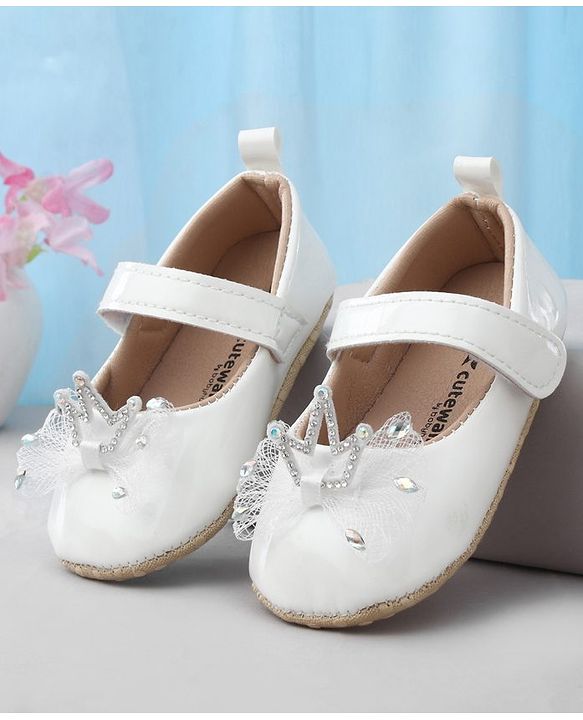 Cute Walk by Babyhug Booties With Bow Applique - Pink