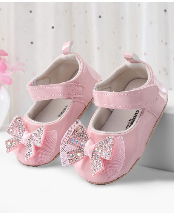 Cute Walk by Babyhug Booties With Bow Applique - Pink
