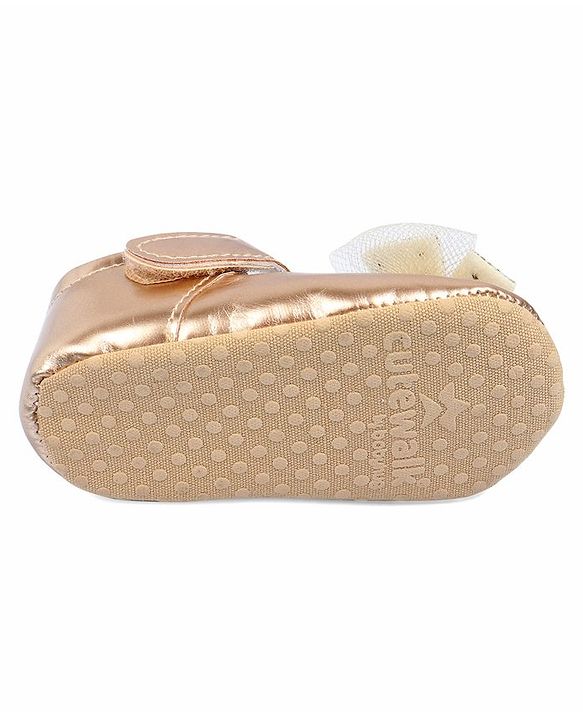 Cute Walk by Babyhug Booties With Bow Applique - Pink