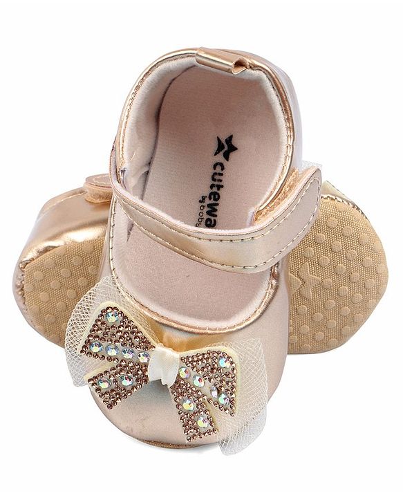 Cute Walk by Babyhug Booties With Bow Applique - Pink