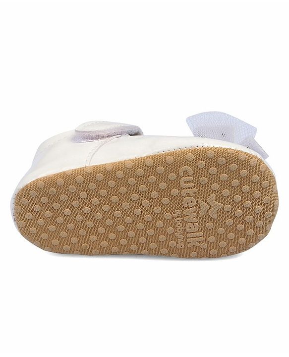 Cute Walk by Babyhug Booties With Bow Applique - Pink