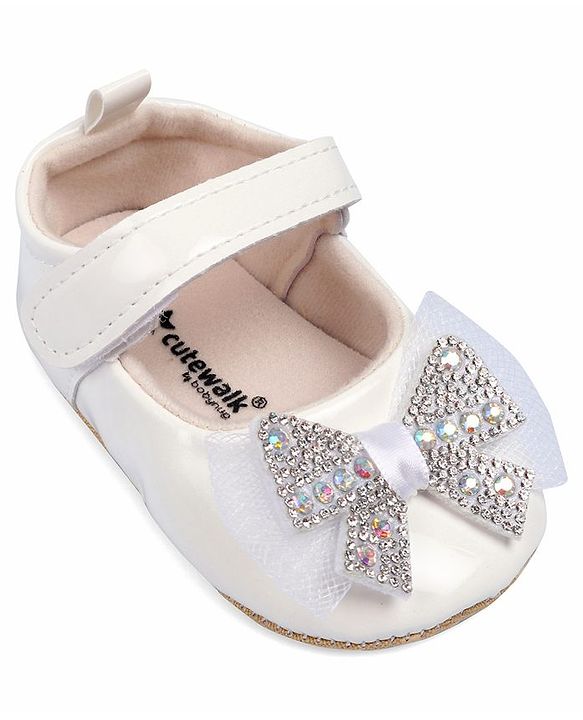 Cute Walk by Babyhug Booties With Bow Applique - Pink