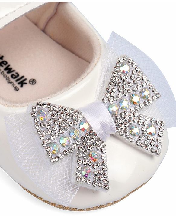 Cute Walk by Babyhug Booties With Bow Applique - Pink