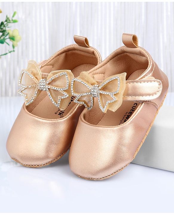 Cute Walk by Babyhug Booties With Bow Applique - Rose Gold