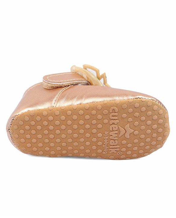 Cute Walk by Babyhug Booties With Bow Applique - Rose Gold