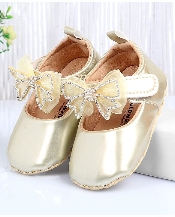 Cute Walk by Babyhug Booties With Bow Applique - Rose Gold