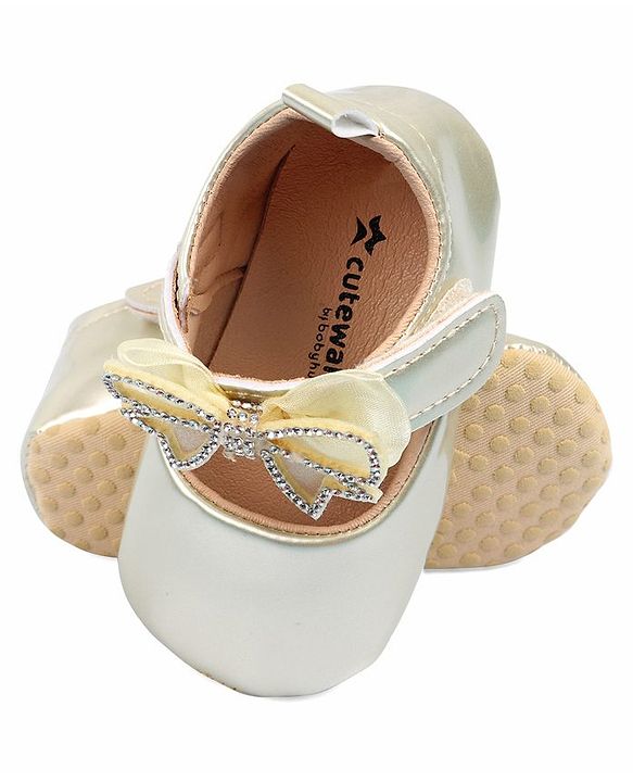 Cute Walk by Babyhug Booties With Bow Applique - Rose Gold