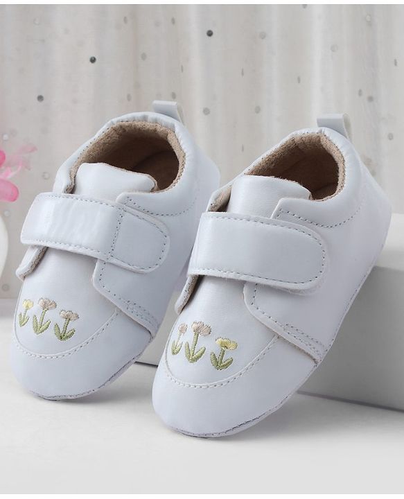 Cute Walk by Babyhug Booties With Floral Embriodery - Pink