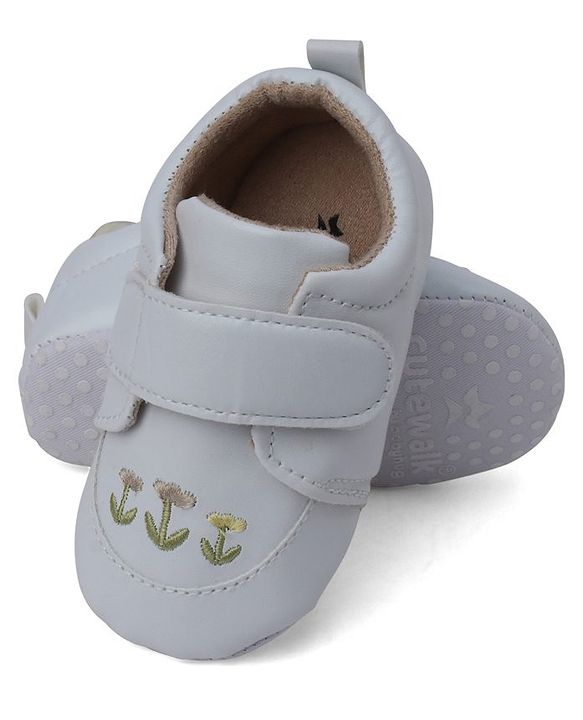 Cute Walk by Babyhug Booties With Floral Embriodery - Pink