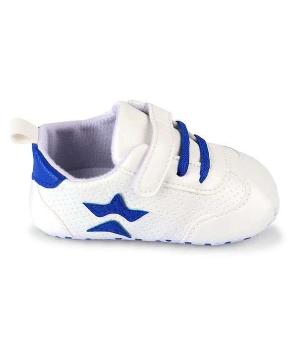 Cute Walk by Babyhug Velcro Closure Booties with Star Applique - Pink & White