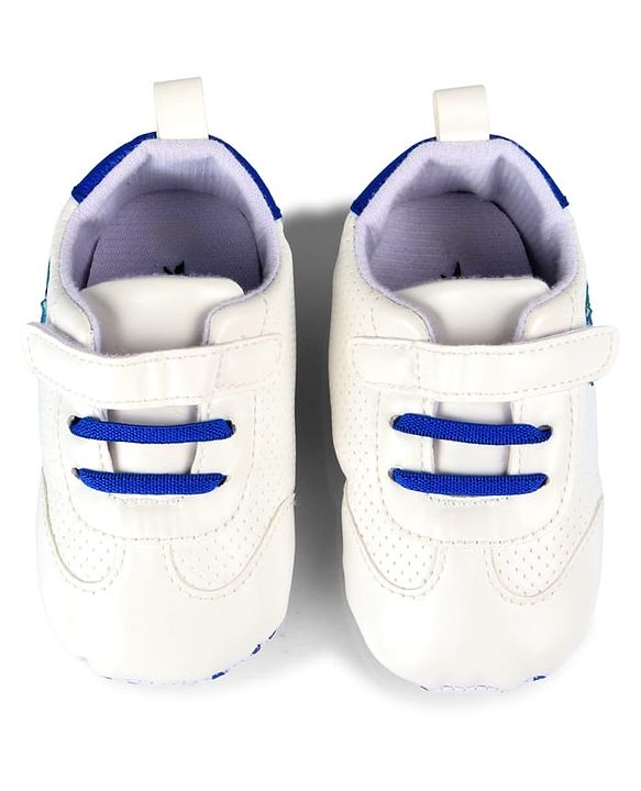 Cute Walk by Babyhug Velcro Closure Booties with Star Applique - Pink & White