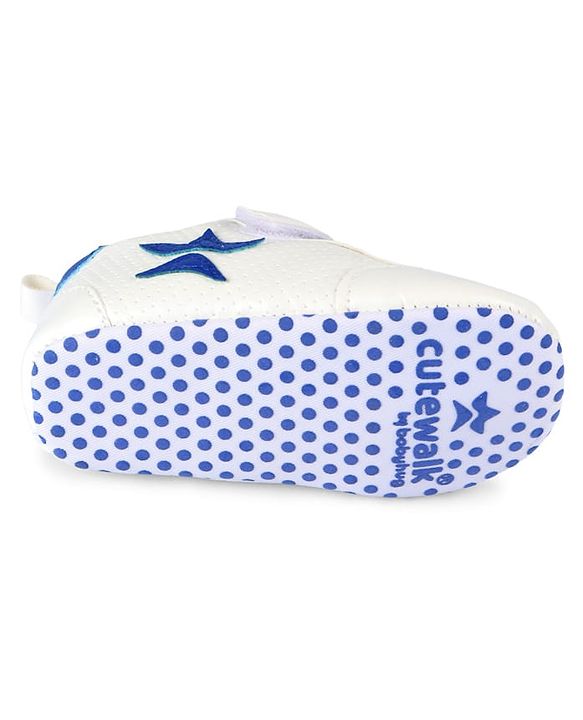 Cute Walk by Babyhug Velcro Closure Booties with Star Applique - Pink & White