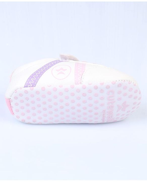 Cute Walk by Babyhug Velcro Closure Printed Booties - Pink & White