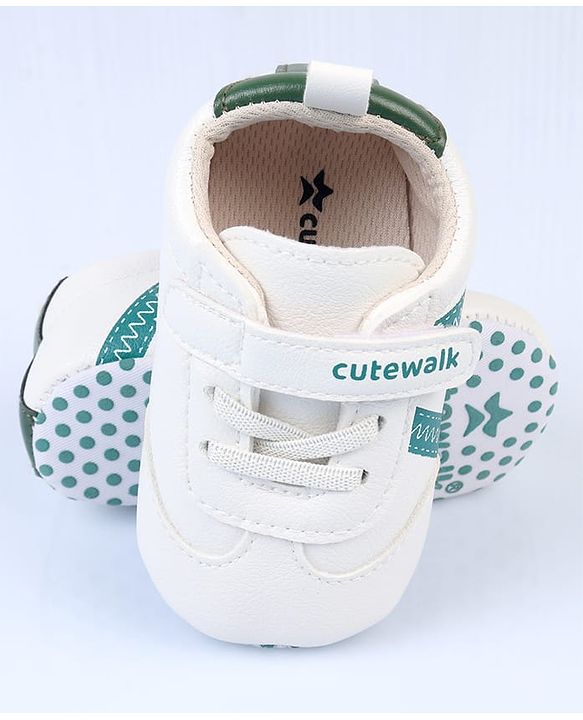 Cute Walk by Babyhug Velcro Closure Printed Booties - Pink & White