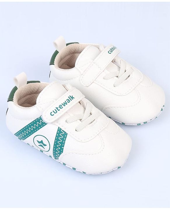 Cute Walk by Babyhug Velcro Closure Printed Booties - Pink & White