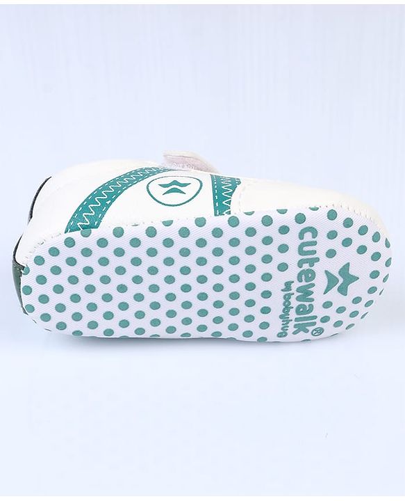 Cute Walk by Babyhug Velcro Closure Printed Booties - Pink & White