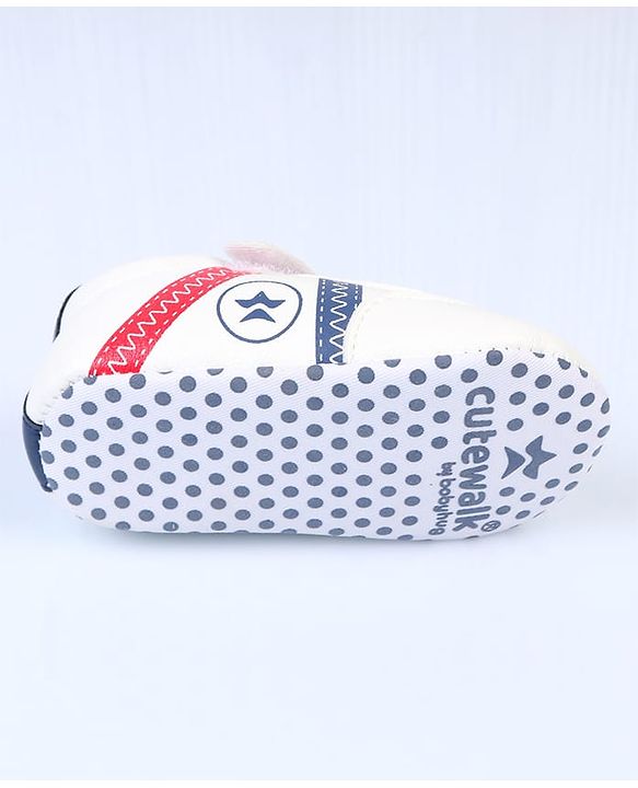 Cute Walk by Babyhug Velcro Closure Printed Booties - Pink & White