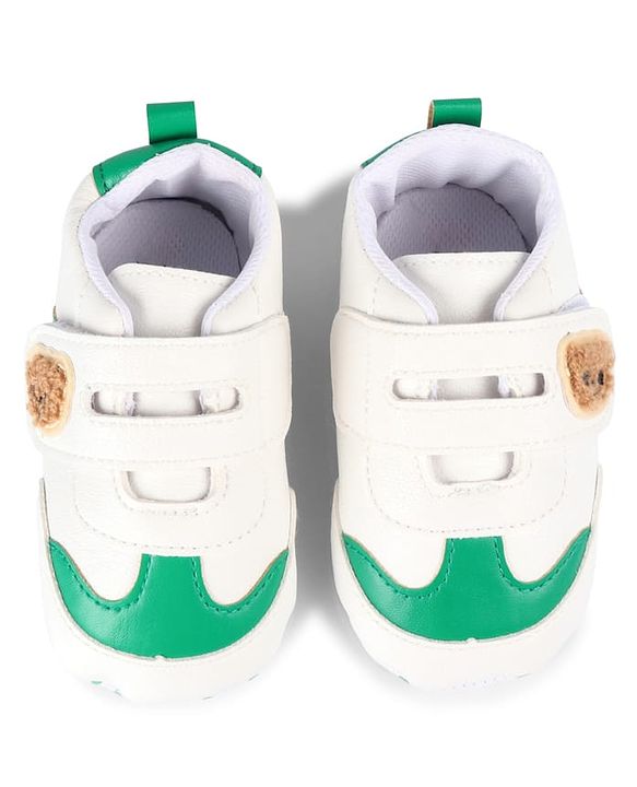 Cute Walk by Babyhug Velcro Closure Booties with Bear Applique - Green & White