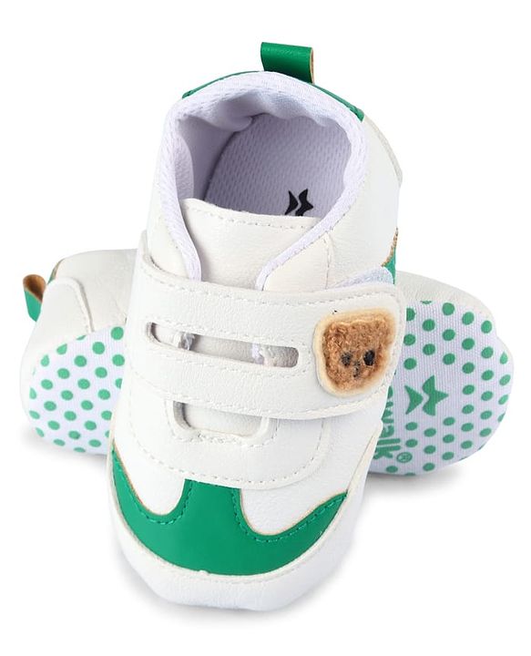 Cute Walk by Babyhug Velcro Closure Booties with Bear Applique - Green & White
