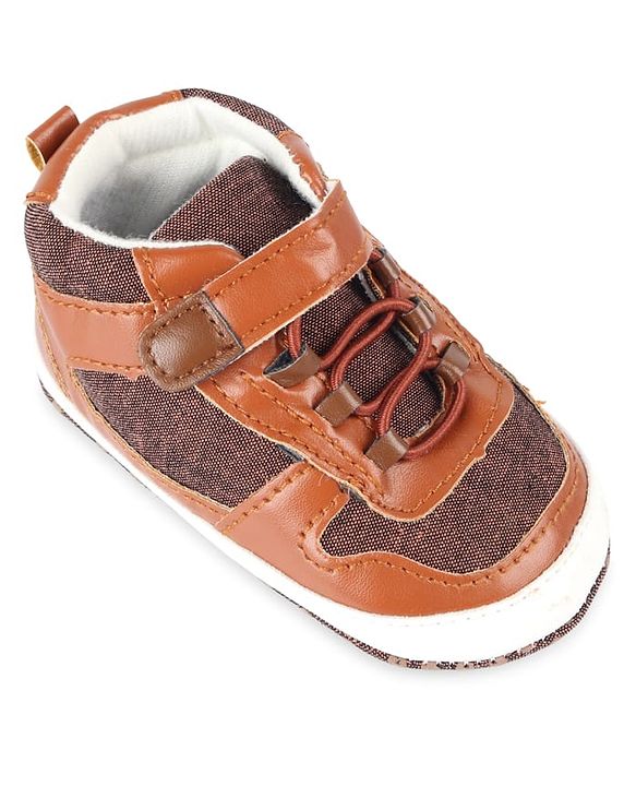 Cute Walk by Babyhug Velcro Closure Booties - Brown