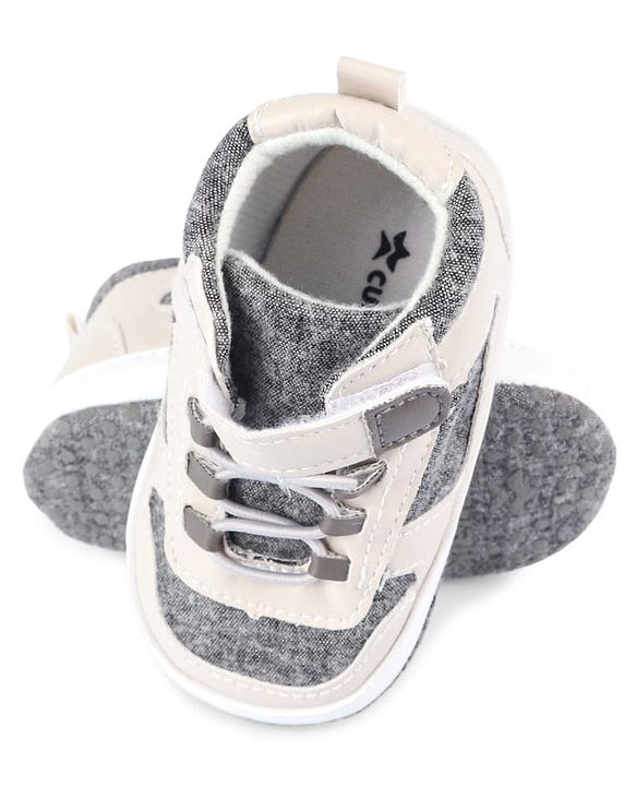 Cute Walk by Babyhug Velcro Closure Booties - Brown