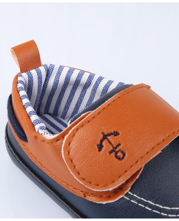 Cute Walk by Babyhug Velcro Closure Solid Booties - Navy Blue
