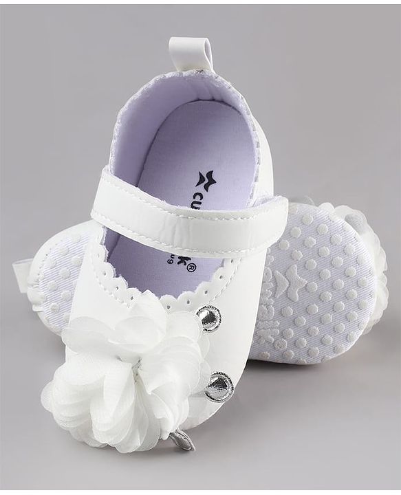 Cute Walk by Babyhug Velcro Closure Booties with Floral Applique - White