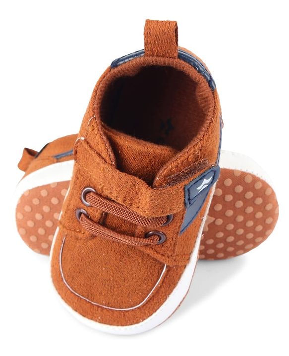 Cute Walk by Babyhug Velcro Closure Solid Color Booties - Brown