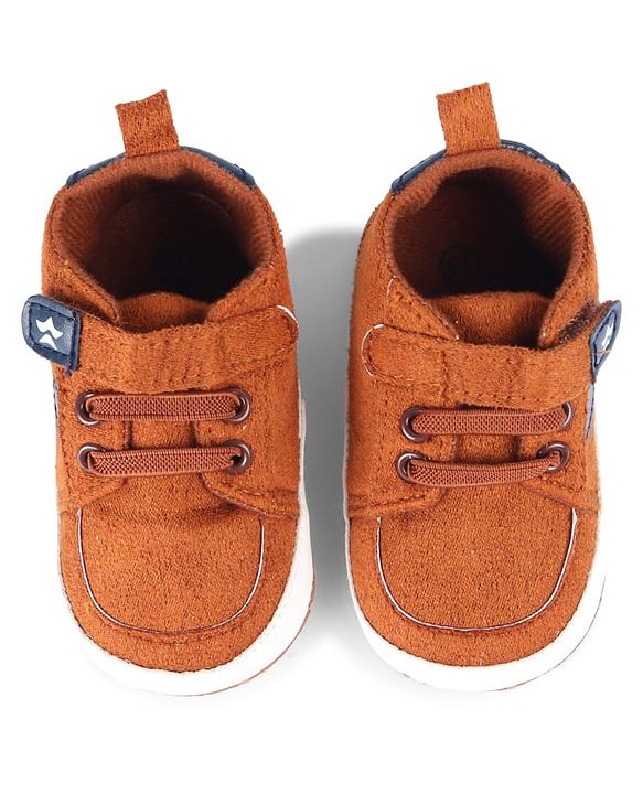 Cute Walk by Babyhug Velcro Closure Solid Color Booties - Brown