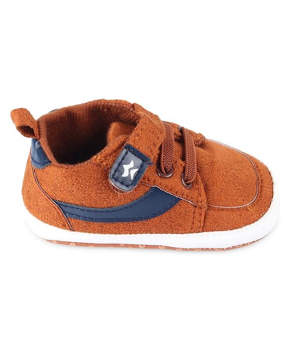 Cute Walk by Babyhug Velcro Closure Solid Color Booties - Brown