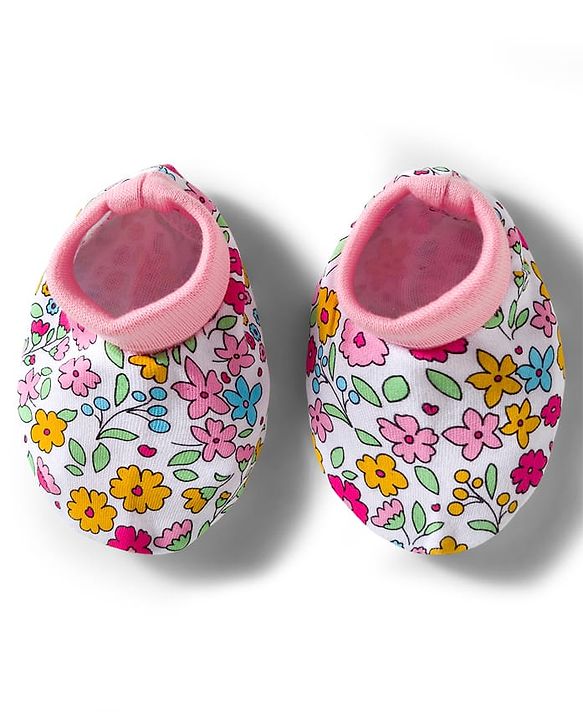 Babyhug 100% Cotton Interlock Knit Cap Mittens & Booties & Floral Print Pink - Diameter 13.75 cm