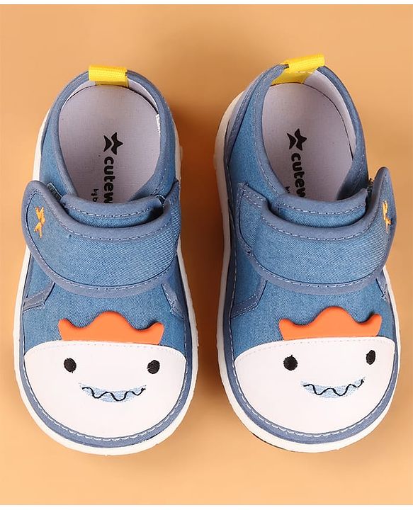Cute Walk by Babyhug Velcro Closure Casual Shoes with Applique & Embroidery - Blue