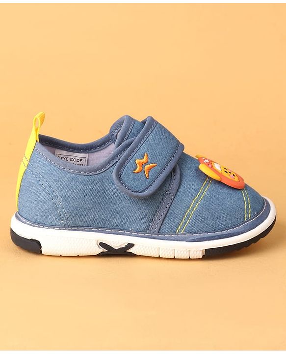 Cute Walk by Babyhug Velcro Closure Casual Shoes With Bear Applique - Royal Blue