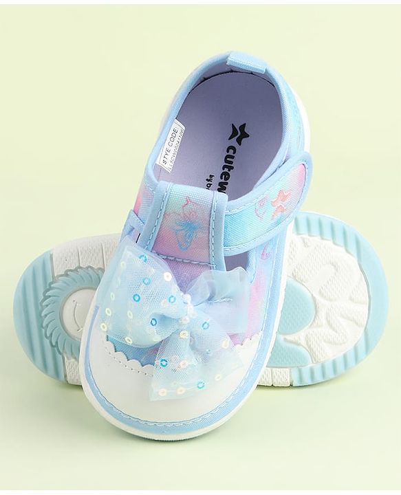 Cute Walk by Babyhug Velcro Closure Sandals with Bow Applique - Aqua Blue
