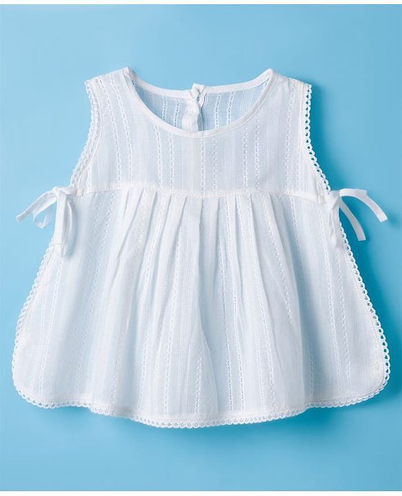 Babyhug 100 % Cotton Sleeveless Solid Coloured  Jhabla with Cap & Panties - White
