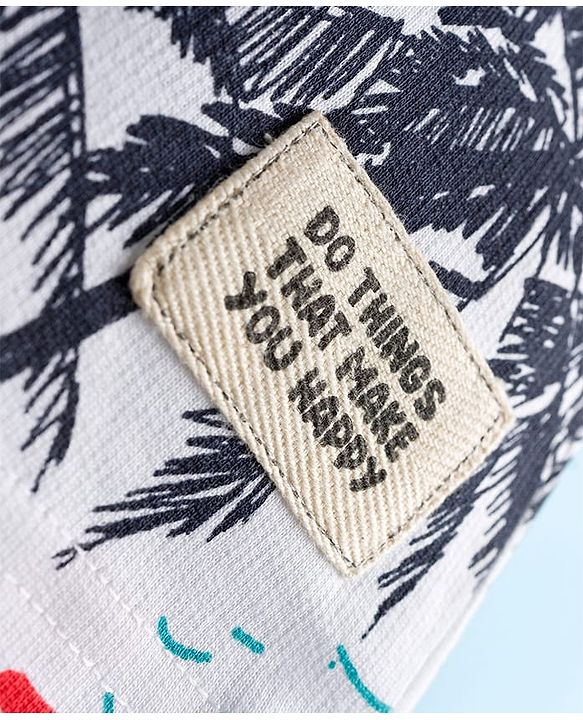 Pine Kids Looper Shorts With Beach Theme Print - White