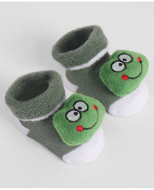 Cute Walk by Babyhug Socks With Frog Applique - Green