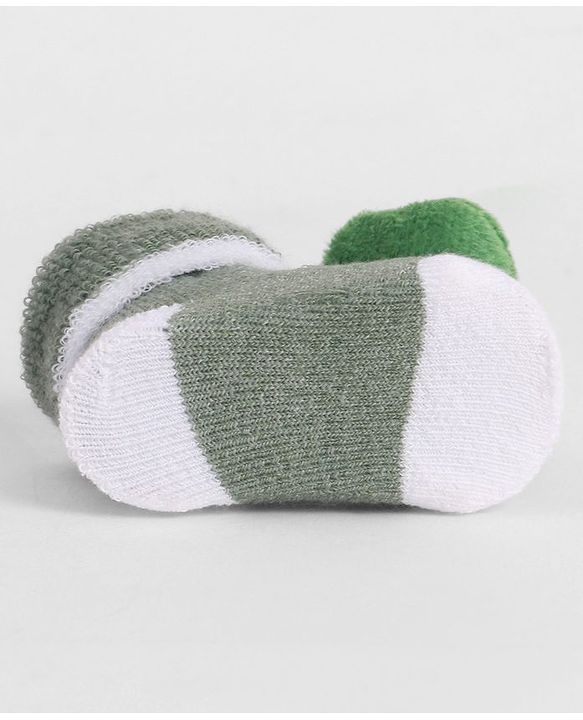 Cute Walk by Babyhug Socks With Frog Applique - Green