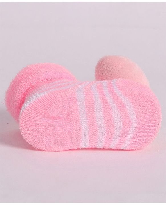 Cute Walk by Babyhug Socks With Heart Applique - Pink