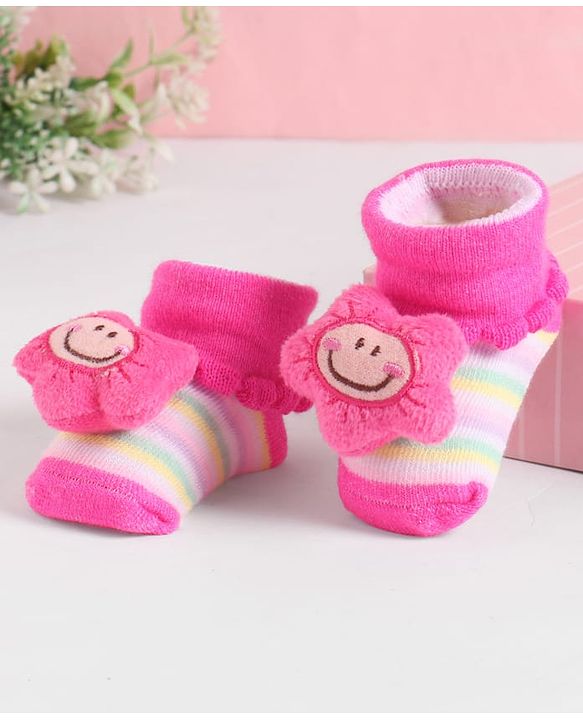 Cute Walk by Babyhug Socks With Star Applique - Pink