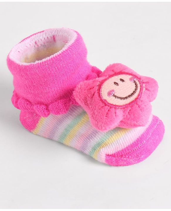 Cute Walk by Babyhug Socks With Star Applique - Pink