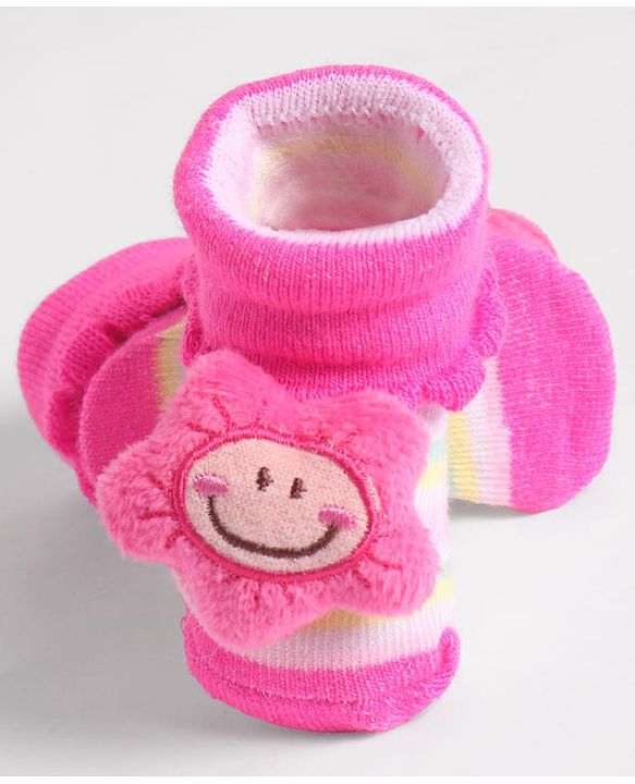 Cute Walk by Babyhug Socks With Star Applique - Pink