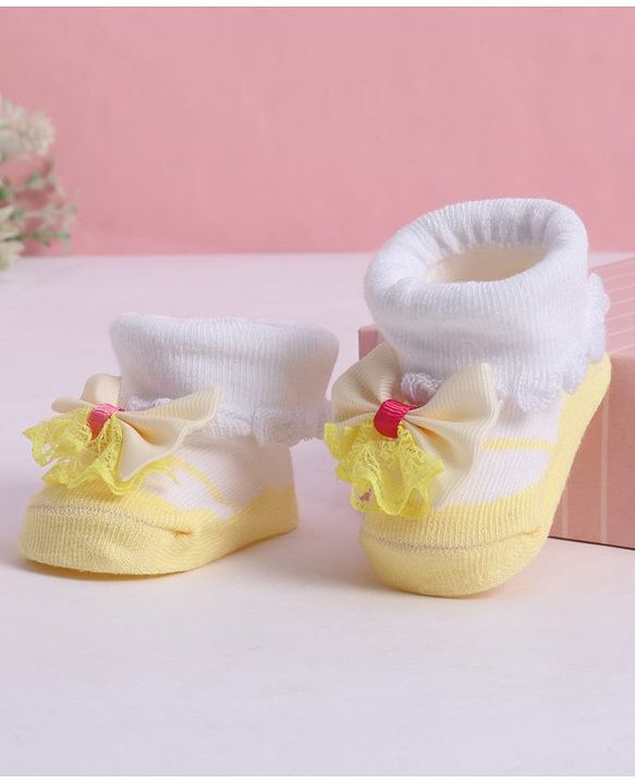 Cute Walk by Babyhug Socks With Bow Applique - Yellow