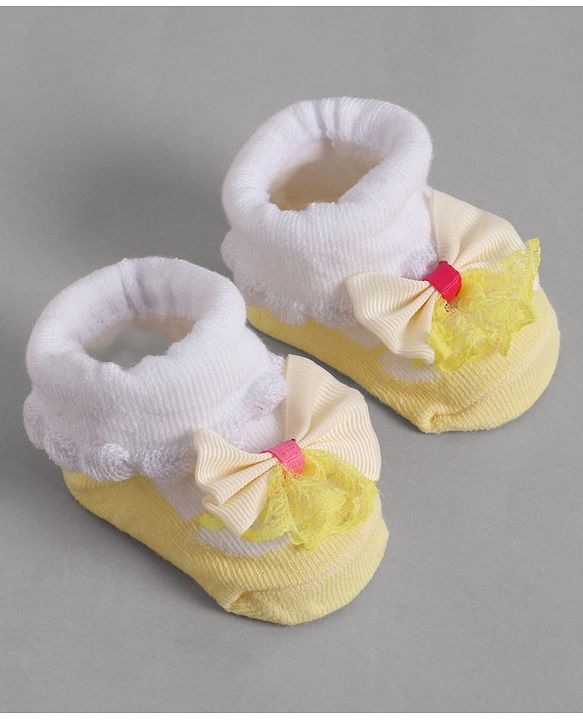 Cute Walk by Babyhug Socks With Bow Applique - Yellow