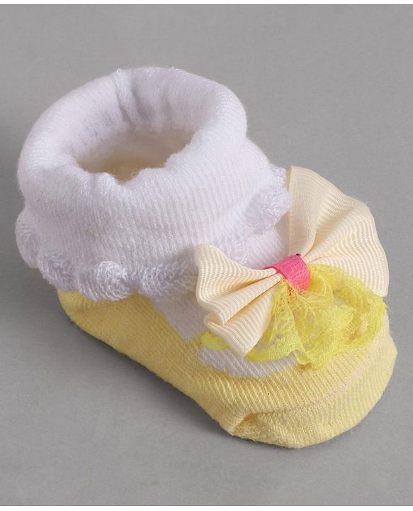 Cute Walk by Babyhug Socks With Bow Applique - Yellow